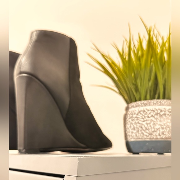 !SOLD!-Wedge booties - Picture 5 of 7